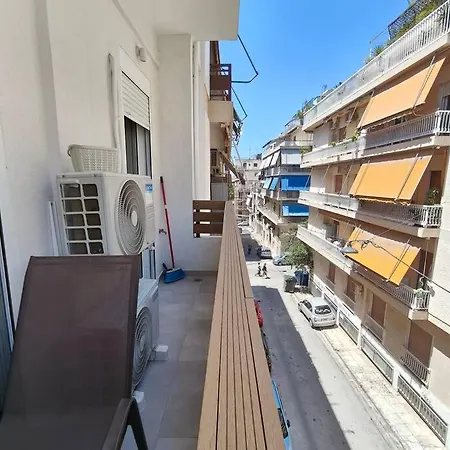 Chic Apartment Near Acropolis-3